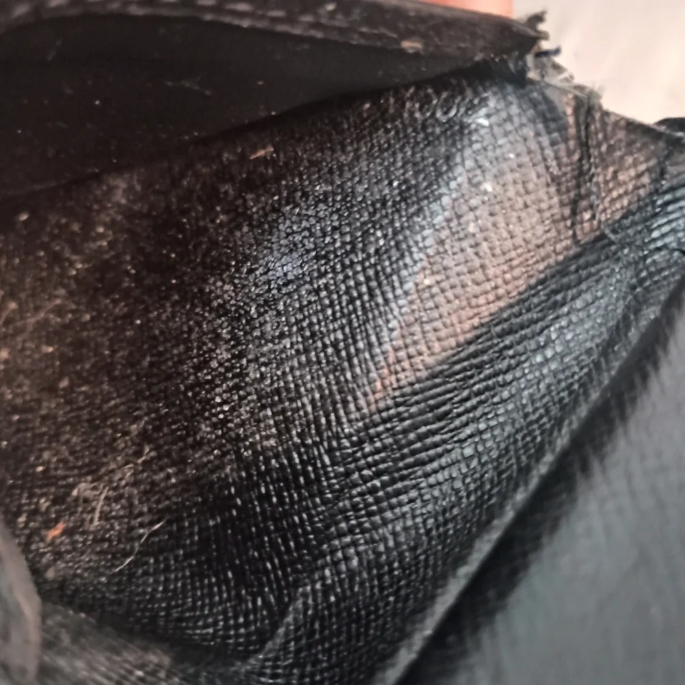 Louis Vuitton Black Taiga Leather Mens Multiple Wallet